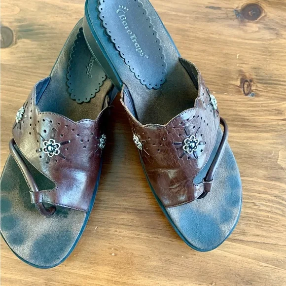 Bear Traps Shoes Bare Traps Brown Leather Sandals With Fun